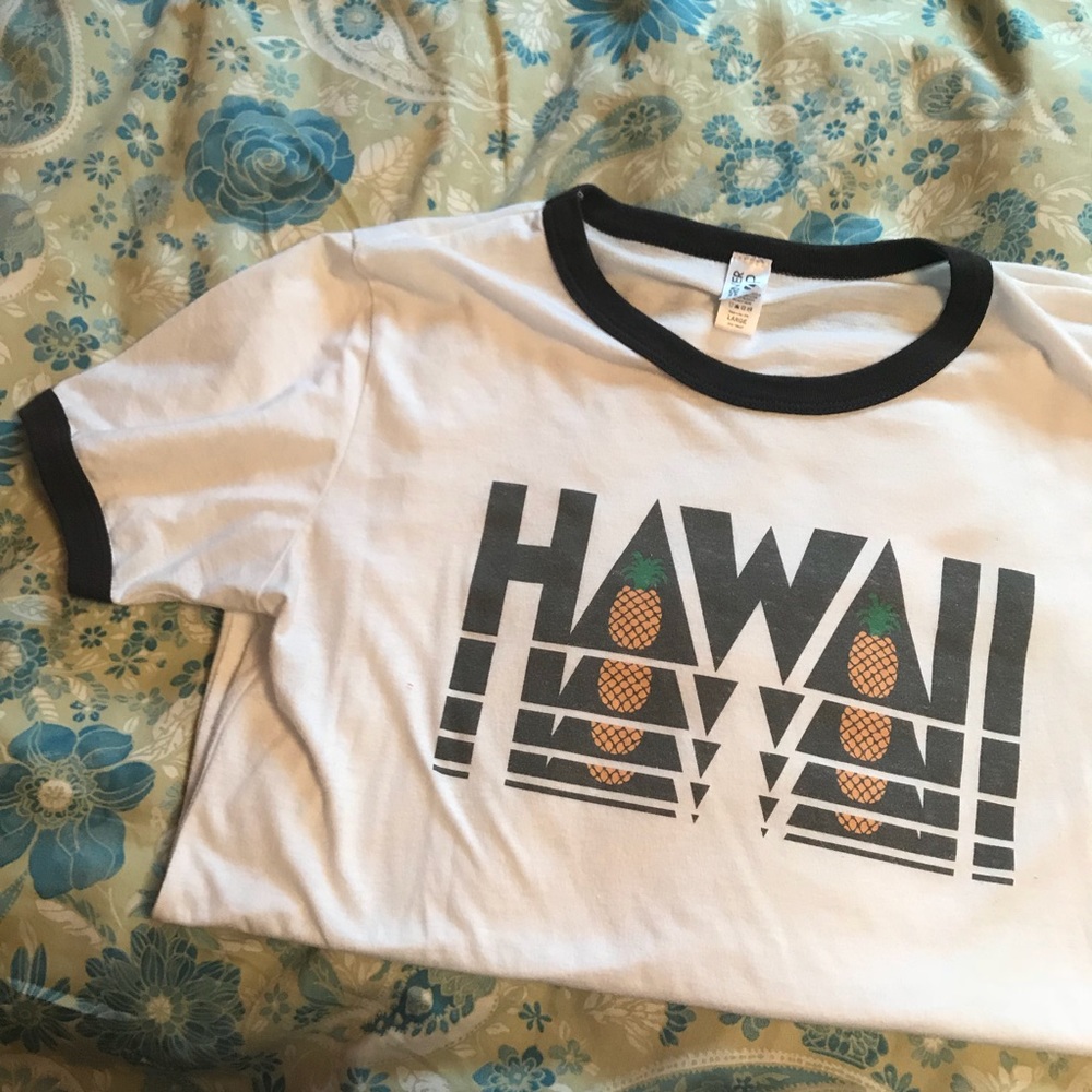 Vintage style Hawaii pineapple ringer tee 🍍